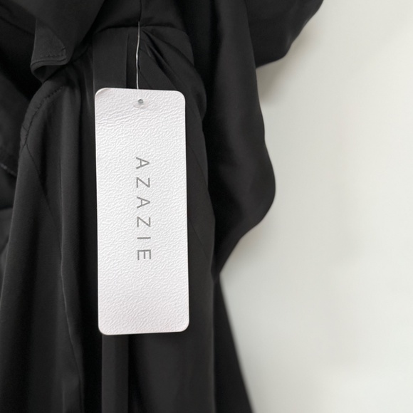 Black evening gown - Picture 5 of 8